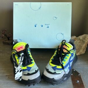 Off-White ODSY-1000 Size 42 w/box.